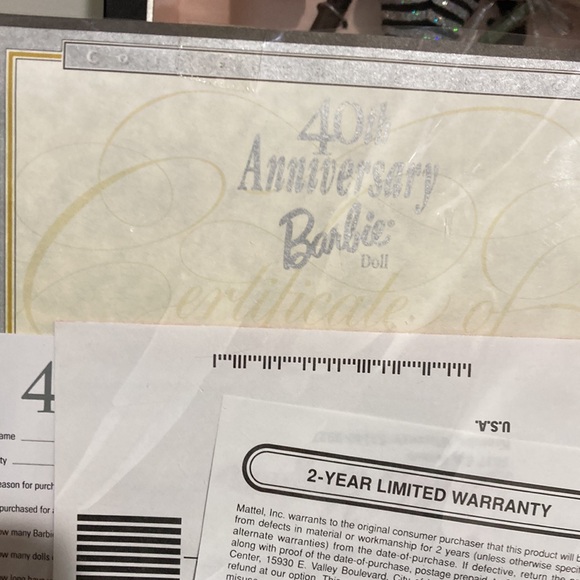 Barbie 40th anniversary collectible doll in box - Picture 4 of 9